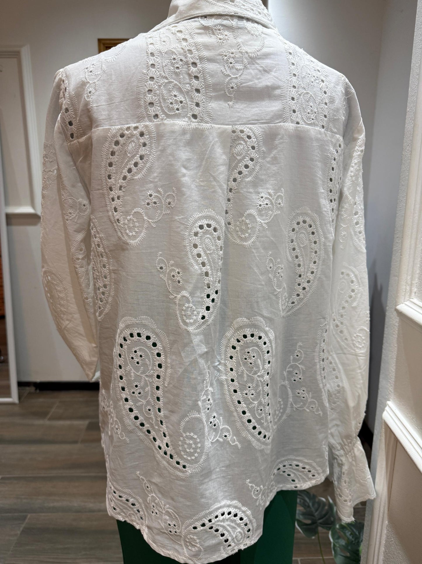 Chemisier en Broderie Anglaise – Édition Limitée