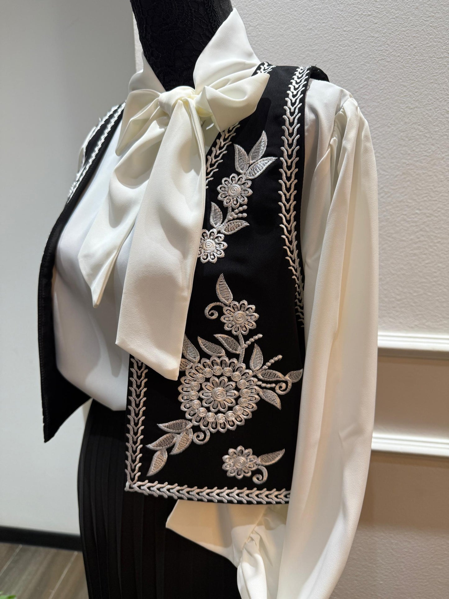 Signature Chic – Ensemble Gilet & Pantalon Noir